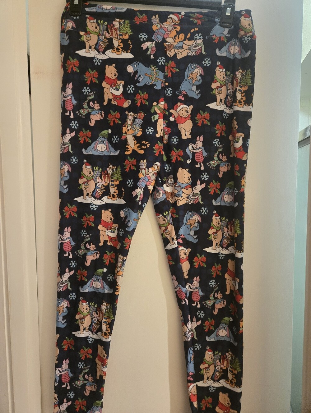 Winnie The Pooh Christmas Leggings Size 1x
